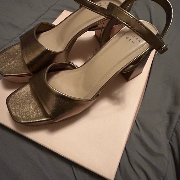 A New Day Metallic Heeled Sandals - Picture 3 of 5